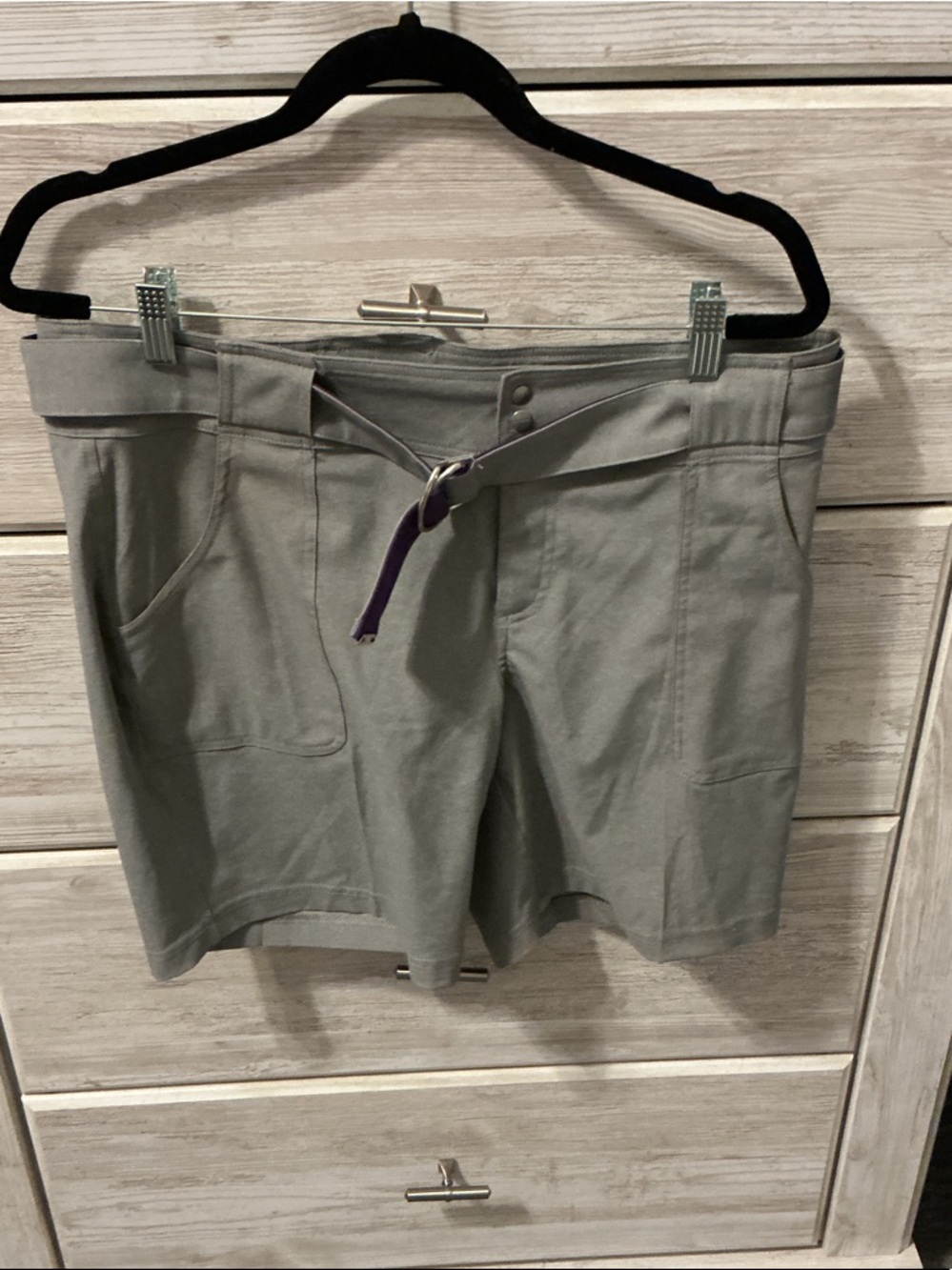 WOmens golf or pickleball shorts with matching belt